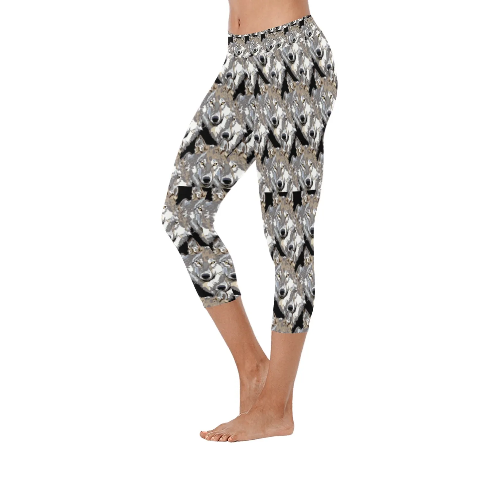 Graphic Wolves Capri Leggings up to 5 XL